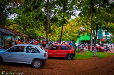 Camping municipal - Para quem gosta de um contato mais direto com a natureza, o camping municipal é uma excelente saída. Às margens do rio do Mel, o local oferece o melhor da natureza. Ótima infraestrutura para acampamentos, festas, bares para curtir mome